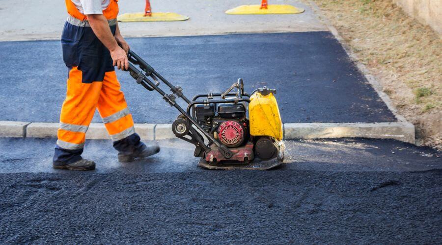Professional gutter cleaning in Billings, MO